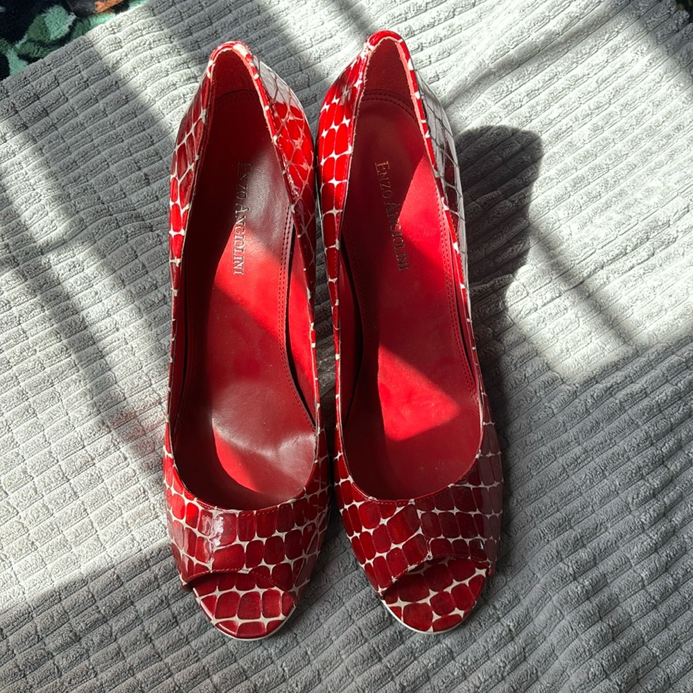 Enzo Angiolini Peep Toe Heels
